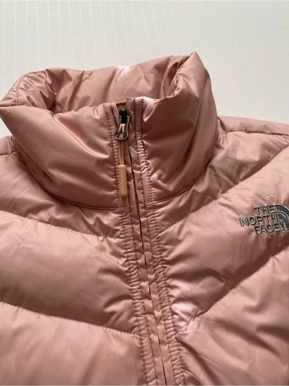 The North Face 550 Women's Light Pink Quilted Insulated Vest Size M Barely Used